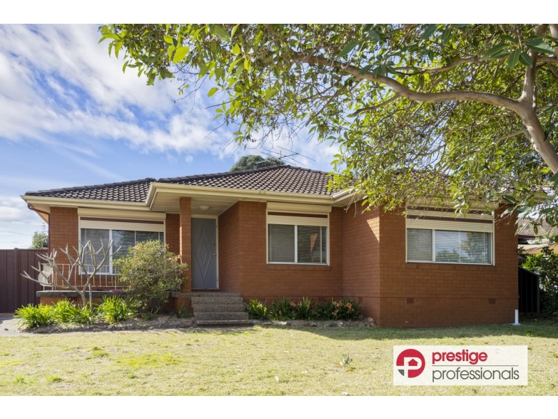 4 Harvey Avenue, Moorebank NSW 2170