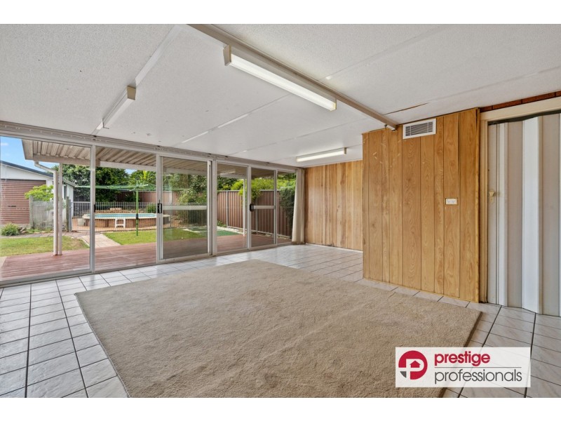 4 Harvey Avenue, Moorebank NSW 2170