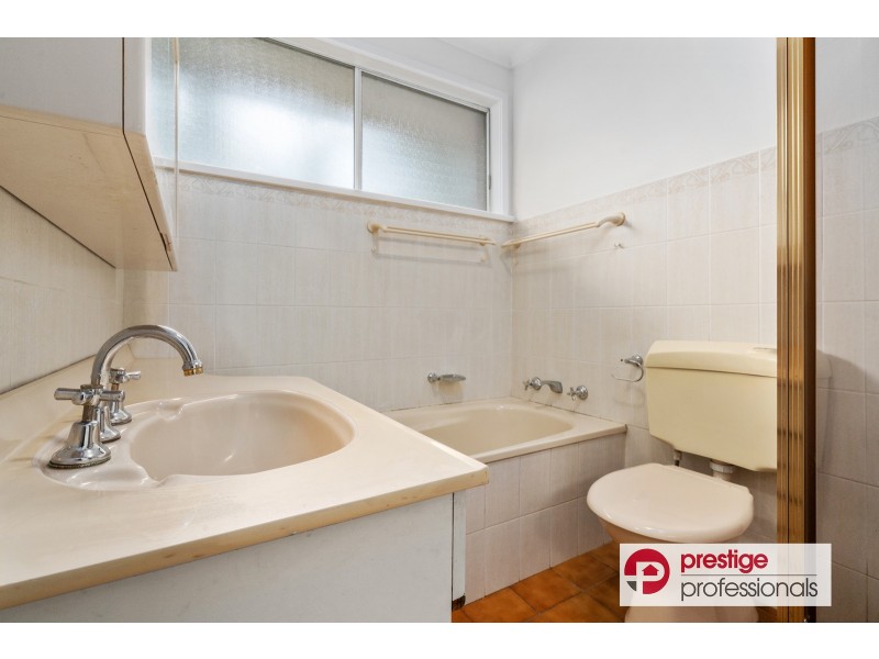 4 Harvey Avenue, Moorebank NSW 2170