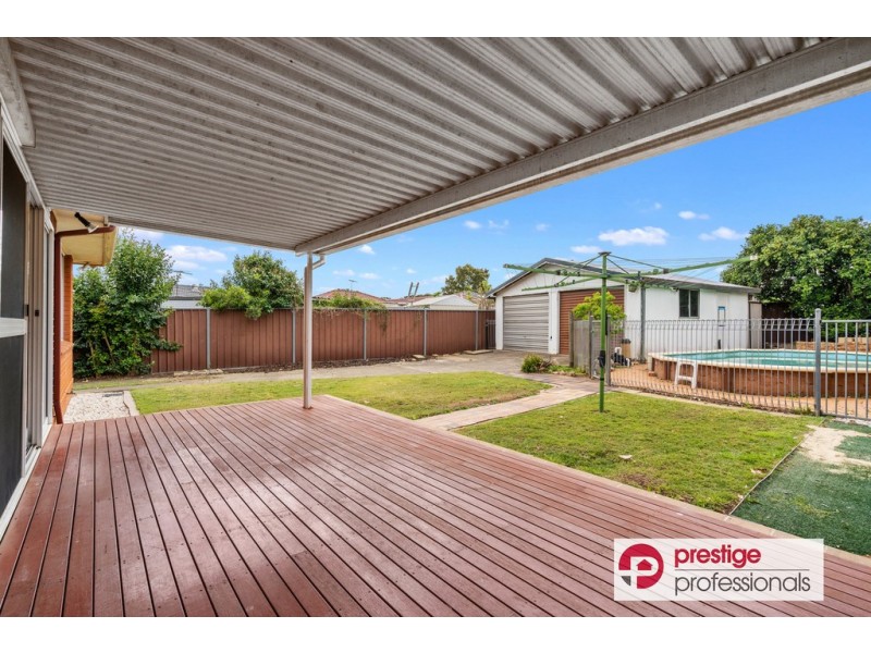 4 Harvey Avenue, Moorebank NSW 2170