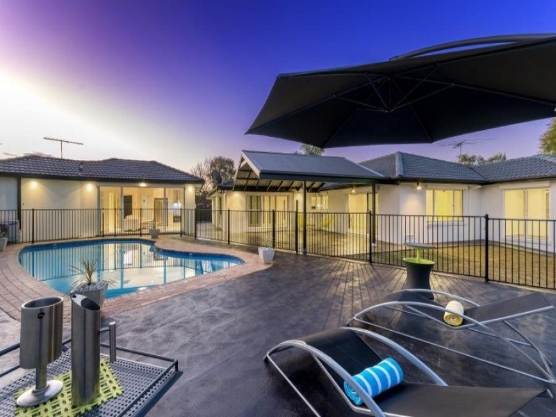 19 Baileyana Court, Wattle Grove NSW 2173