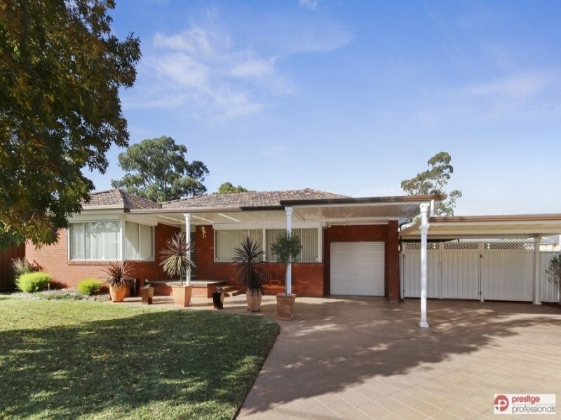 32 Wilkes Avenue, Moorebank NSW 2170