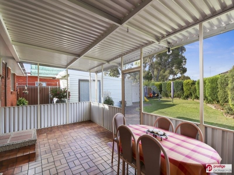 32 Wilkes Avenue, Moorebank NSW 2170