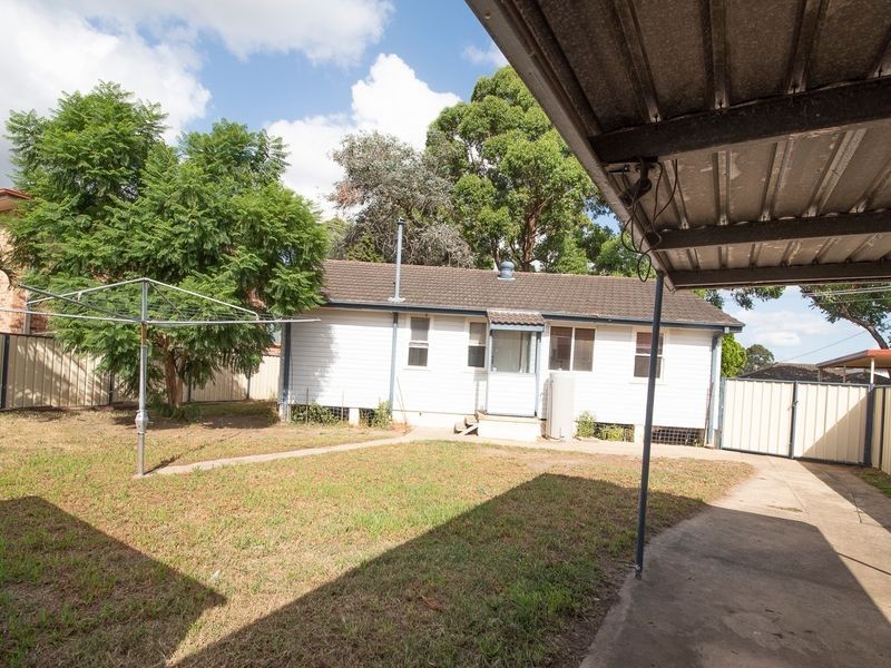 18 Derna Road, Holsworthy NSW 2173