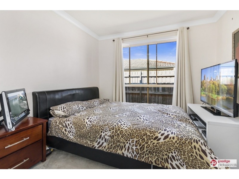 25 Daintree Drive, Wattle Grove NSW 2173