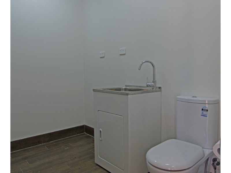 5a Daintree Drive, Wattle Grove NSW 2173