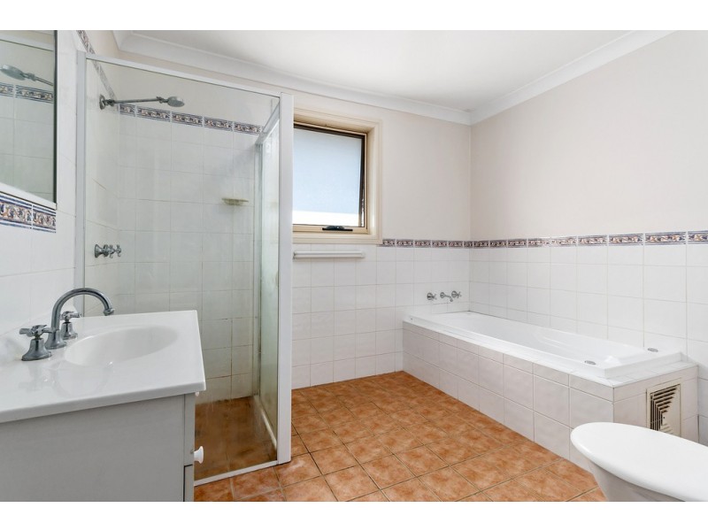 8/43 Araluen Avenue, Moorebank NSW 2170