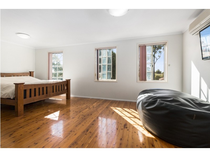 50 Woburn Abbey, Wattle Grove NSW 2173