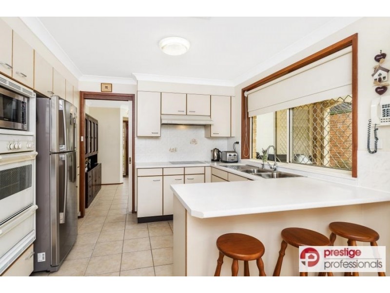 10 Exbury Court, Wattle Grove NSW 2173