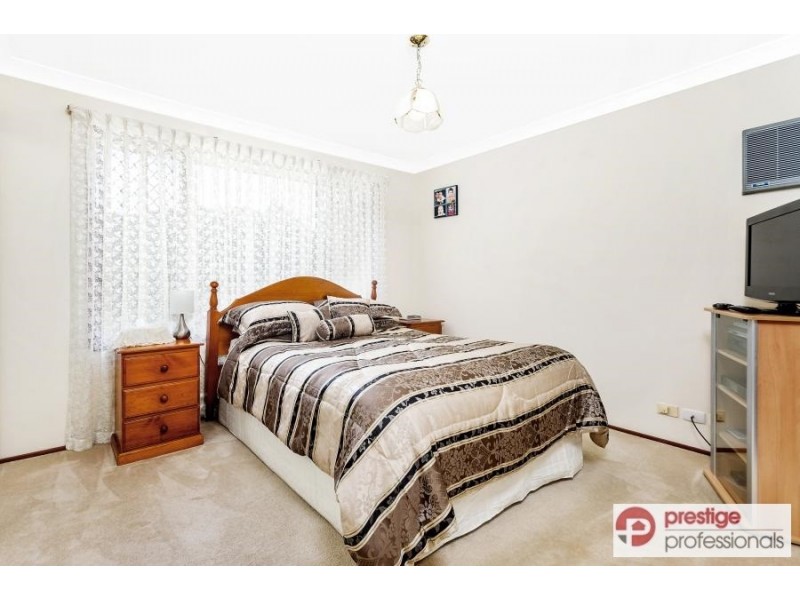 10 Exbury Court, Wattle Grove NSW 2173