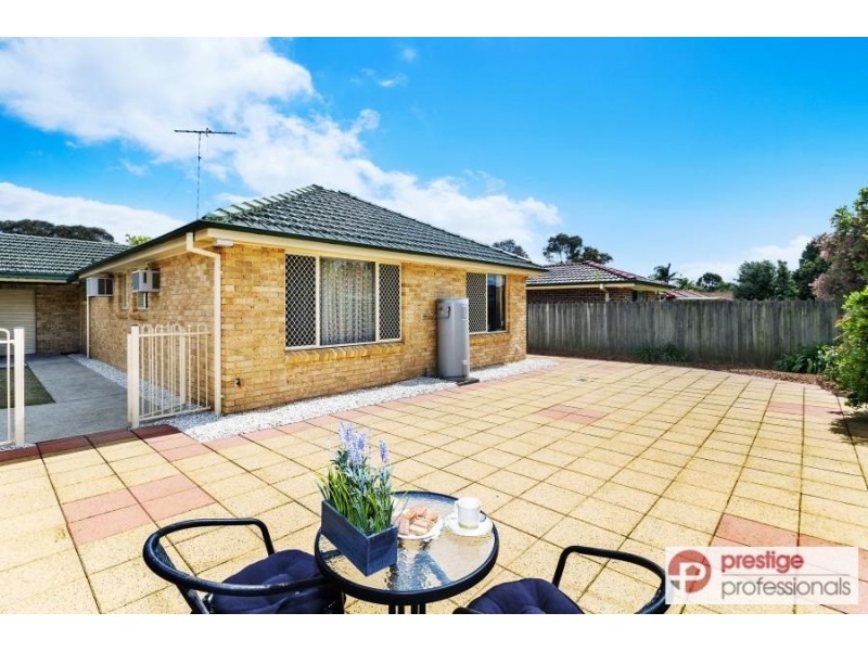 10 Exbury Court, Wattle Grove NSW 2173