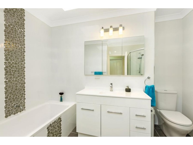 21 Gal Crescent, Moorebank NSW 2170