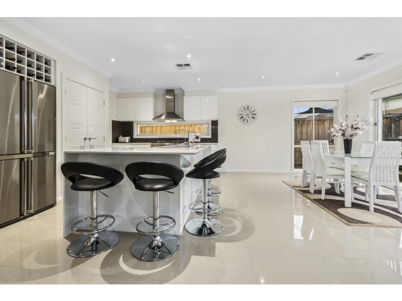 20 Bushview Lane, Moorebank NSW 2170