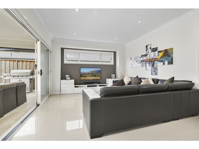 20 Bushview Lane, Moorebank NSW 2170