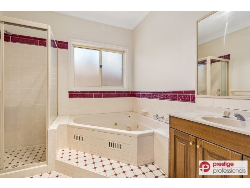 20 Beltana Court, Wattle Grove NSW 2173