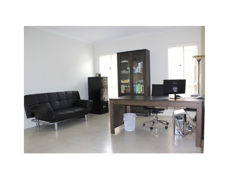 15 Sandstock Avenue, Moorebank NSW 2170