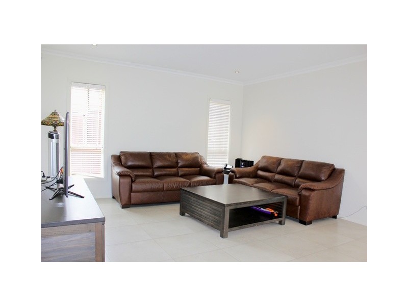 15 Sandstock Avenue, Moorebank NSW 2170