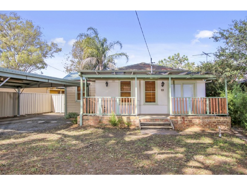 33 Salamaua Crescent, Holsworthy NSW 2173
