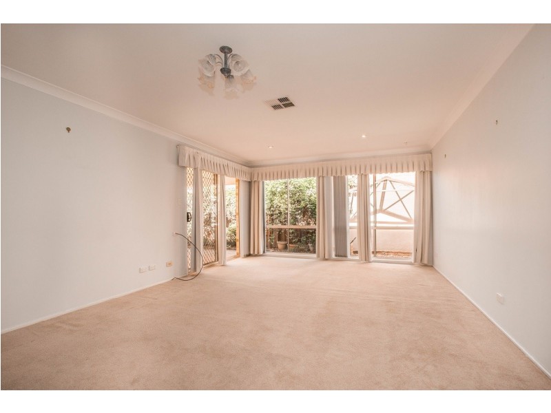 11 Bodalla Court, Wattle Grove NSW 2173