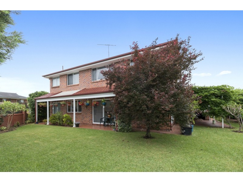 1 Glenelg Court, Wattle Grove NSW 2173