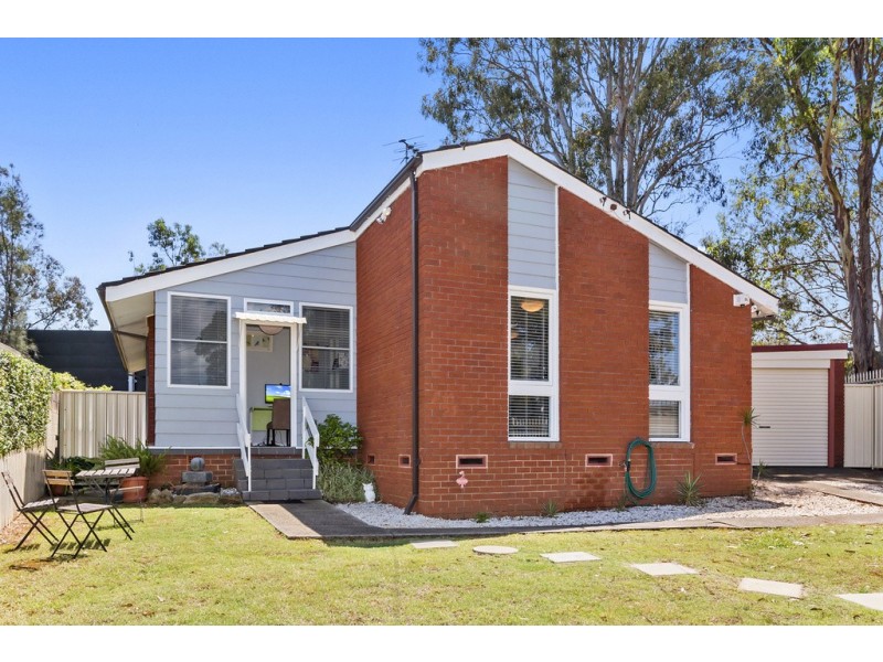 11 Conjola Place, Hammondville NSW 2170