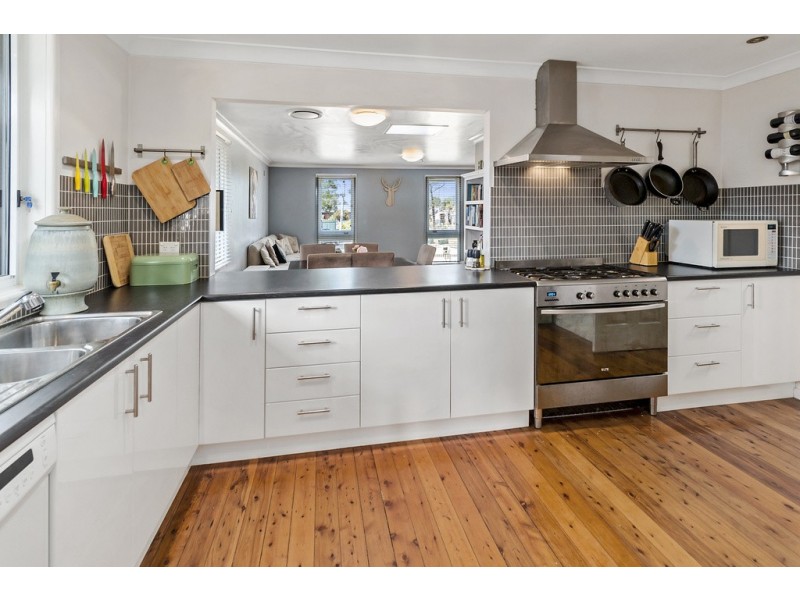 11 Conjola Place, Hammondville NSW 2170