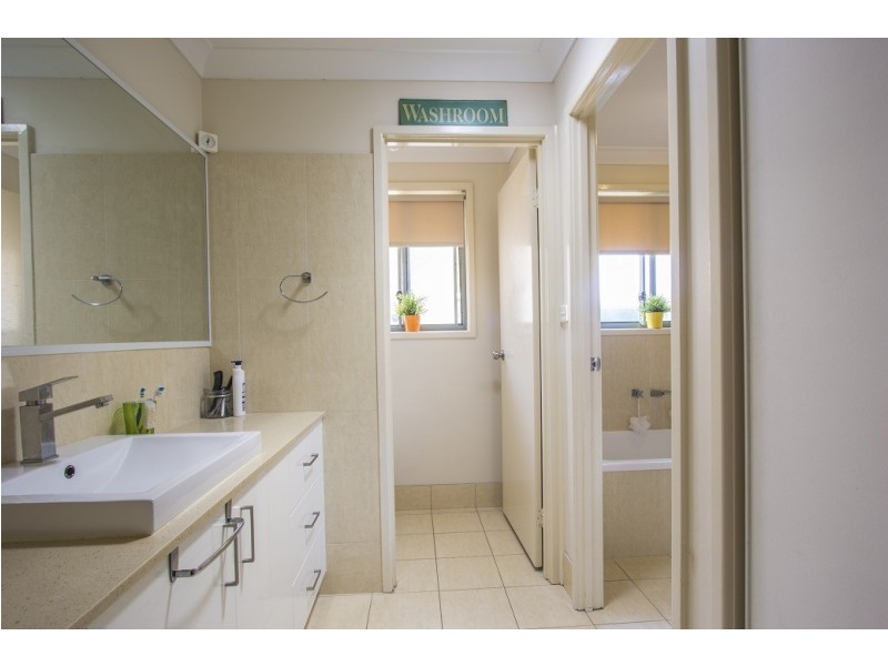 13 Ancura Court, Wattle Grove NSW 2173