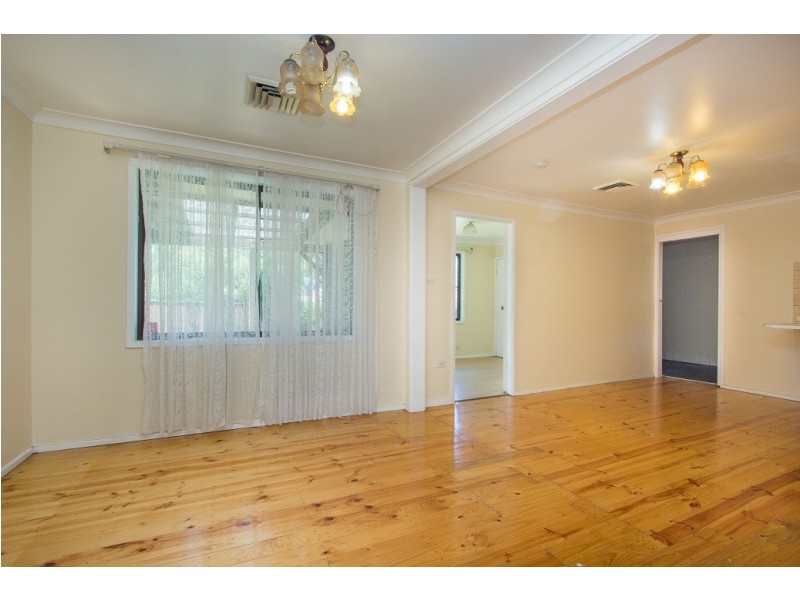 49 Maddecks Avenue, Moorebank NSW 2170