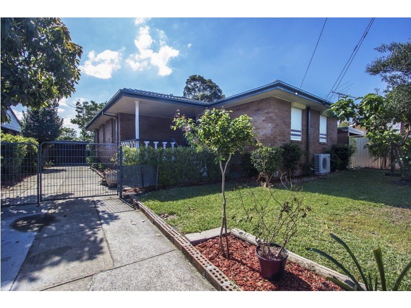 11 Satelberg Street, Holsworthy NSW 2173