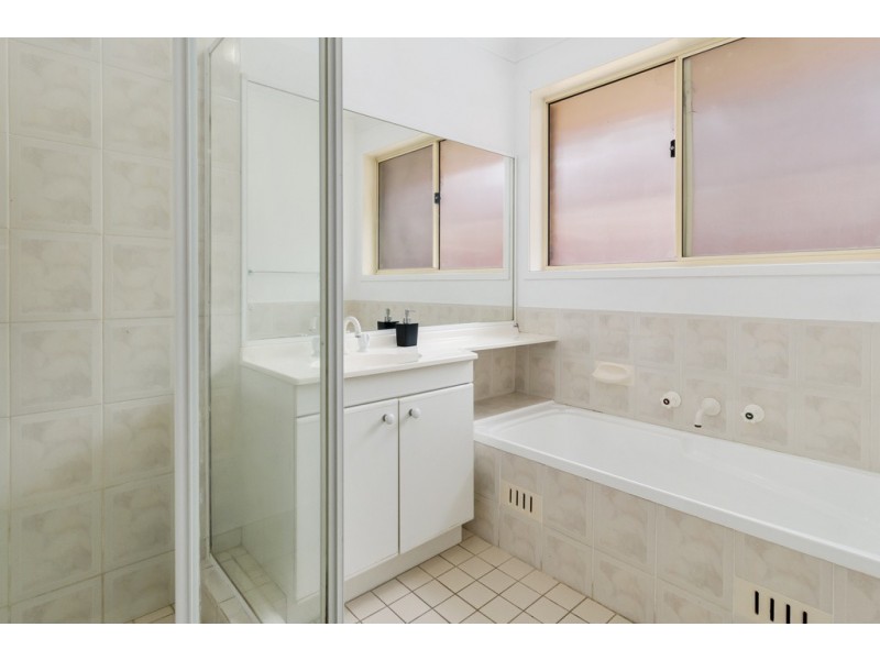 48 Lyndhurst Court, Wattle Grove NSW 2173