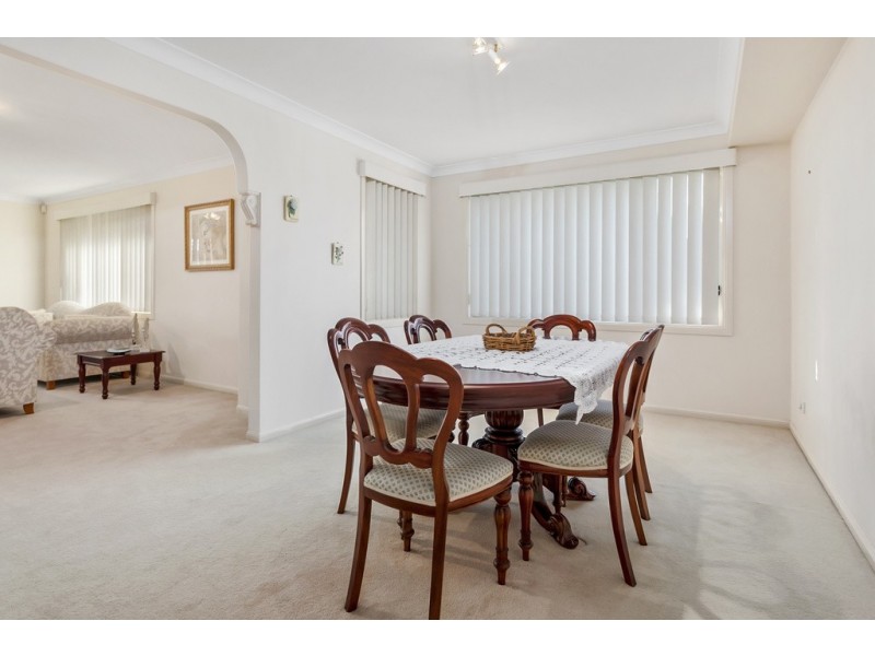 14 Jenolan Court, Wattle Grove NSW 2173