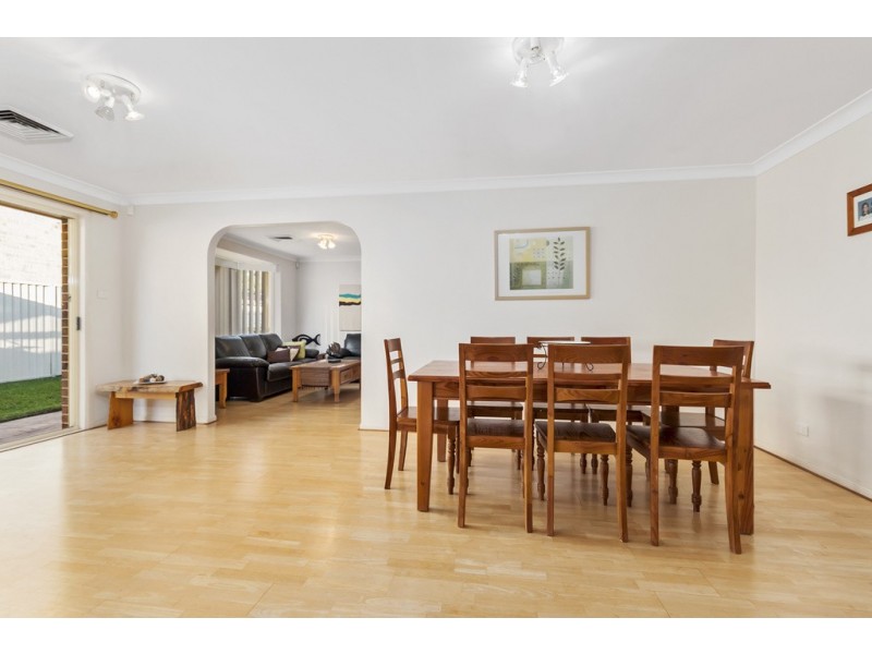 14 Jenolan Court, Wattle Grove NSW 2173