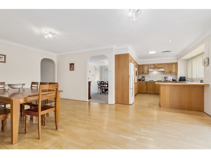 14 Jenolan Court, Wattle Grove NSW 2173