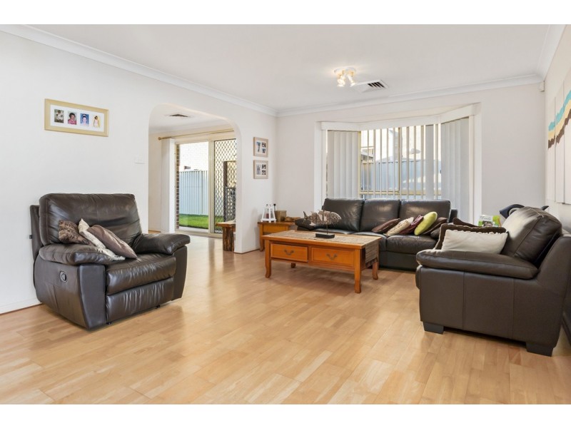 14 Jenolan Court, Wattle Grove NSW 2173