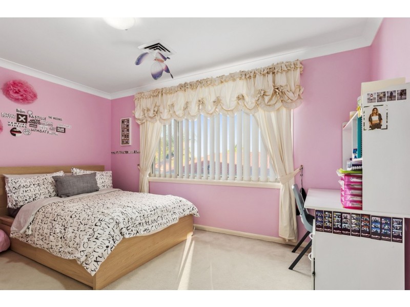 14 Jenolan Court, Wattle Grove NSW 2173