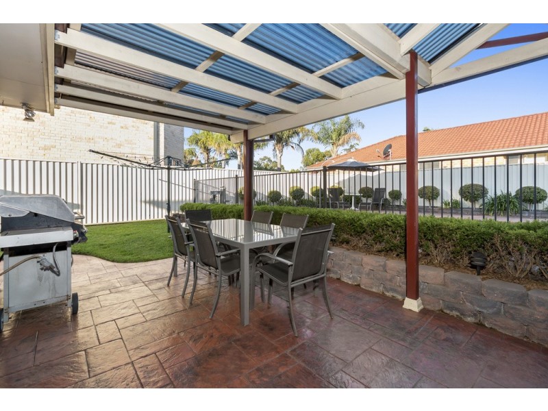 14 Jenolan Court, Wattle Grove NSW 2173