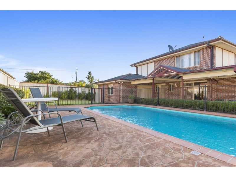 14 Jenolan Court, Wattle Grove NSW 2173