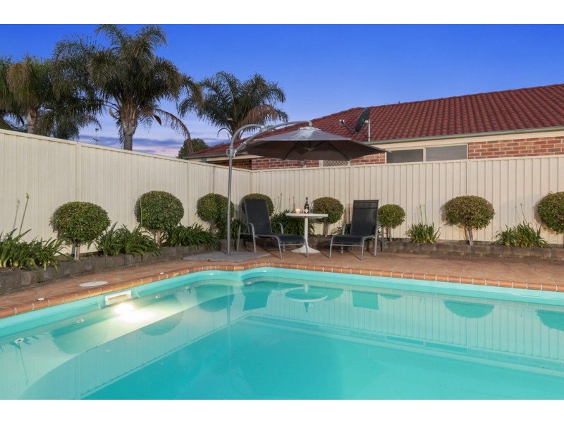 14 Jenolan Court, Wattle Grove NSW 2173