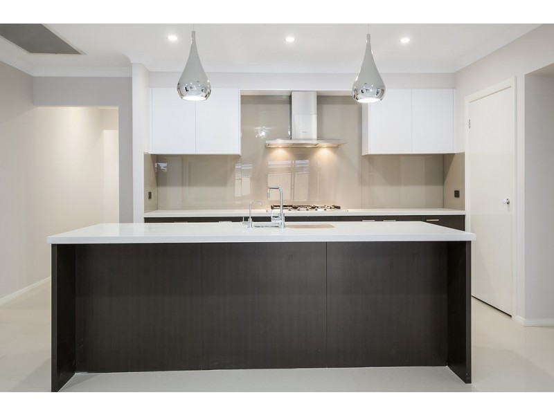 16 Silverleaf Lane, Moorebank NSW 2170