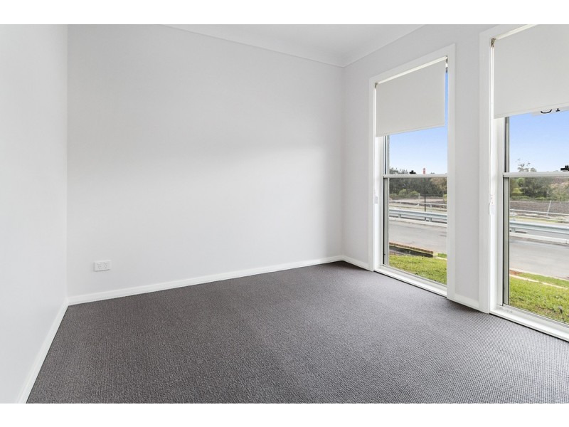 16 Silverleaf Lane, Moorebank NSW 2170