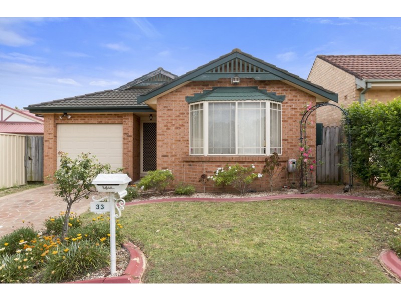33 Castle Rock Court, Wattle Grove NSW 2173