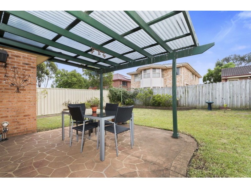 33 Castle Rock Court, Wattle Grove NSW 2173