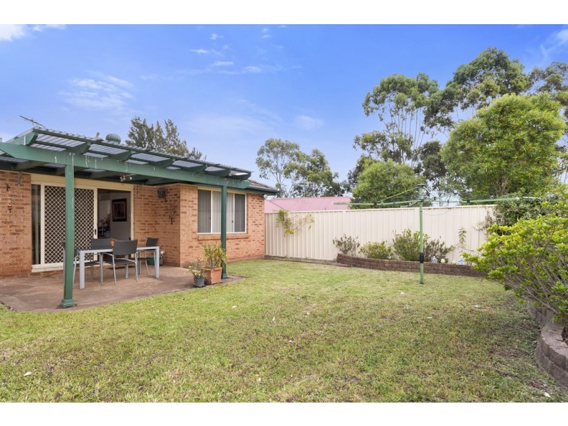 33 Castle Rock Court, Wattle Grove NSW 2173