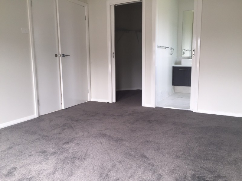 40 Lowndes Drive, Oran Park NSW 2570