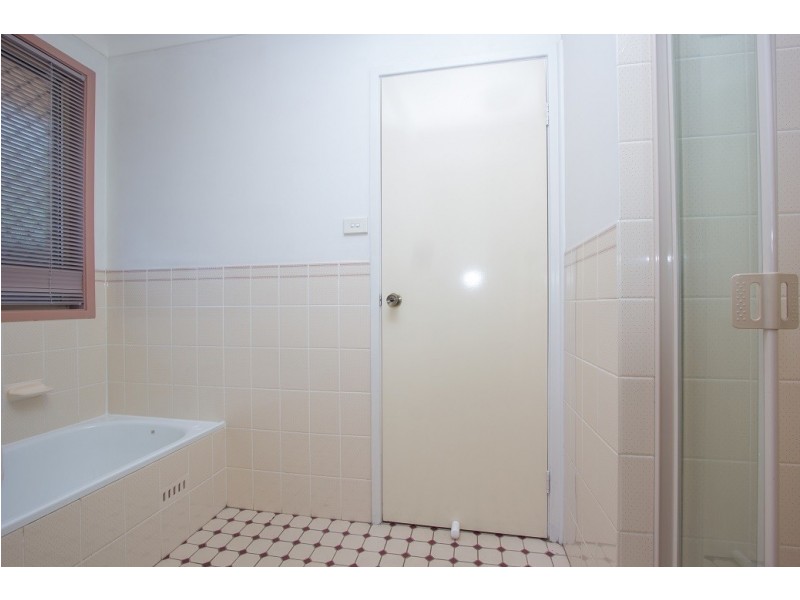 26 Bundarra Court, Wattle Grove NSW 2173