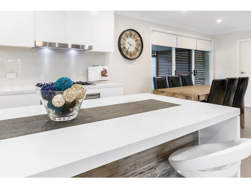 26 Edgecombe Avenue, Moorebank NSW 2170