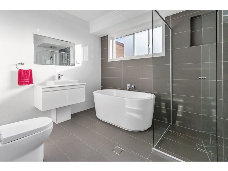 26 Edgecombe Avenue, Moorebank NSW 2170