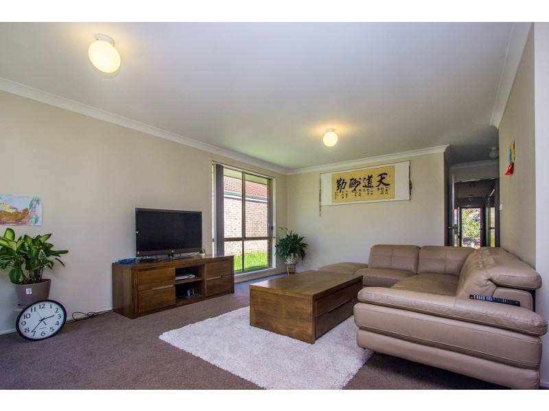 13 Paroo Court, Wattle Grove NSW 2173