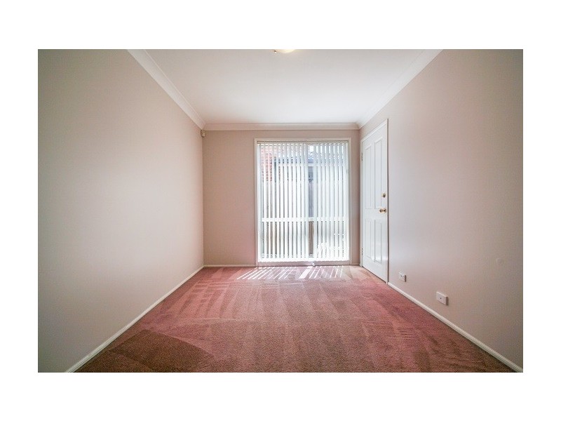 6 Todd Court, Wattle Grove NSW 2173