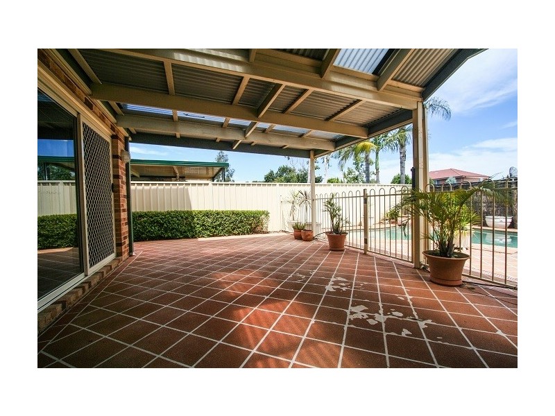 6 Todd Court, Wattle Grove NSW 2173